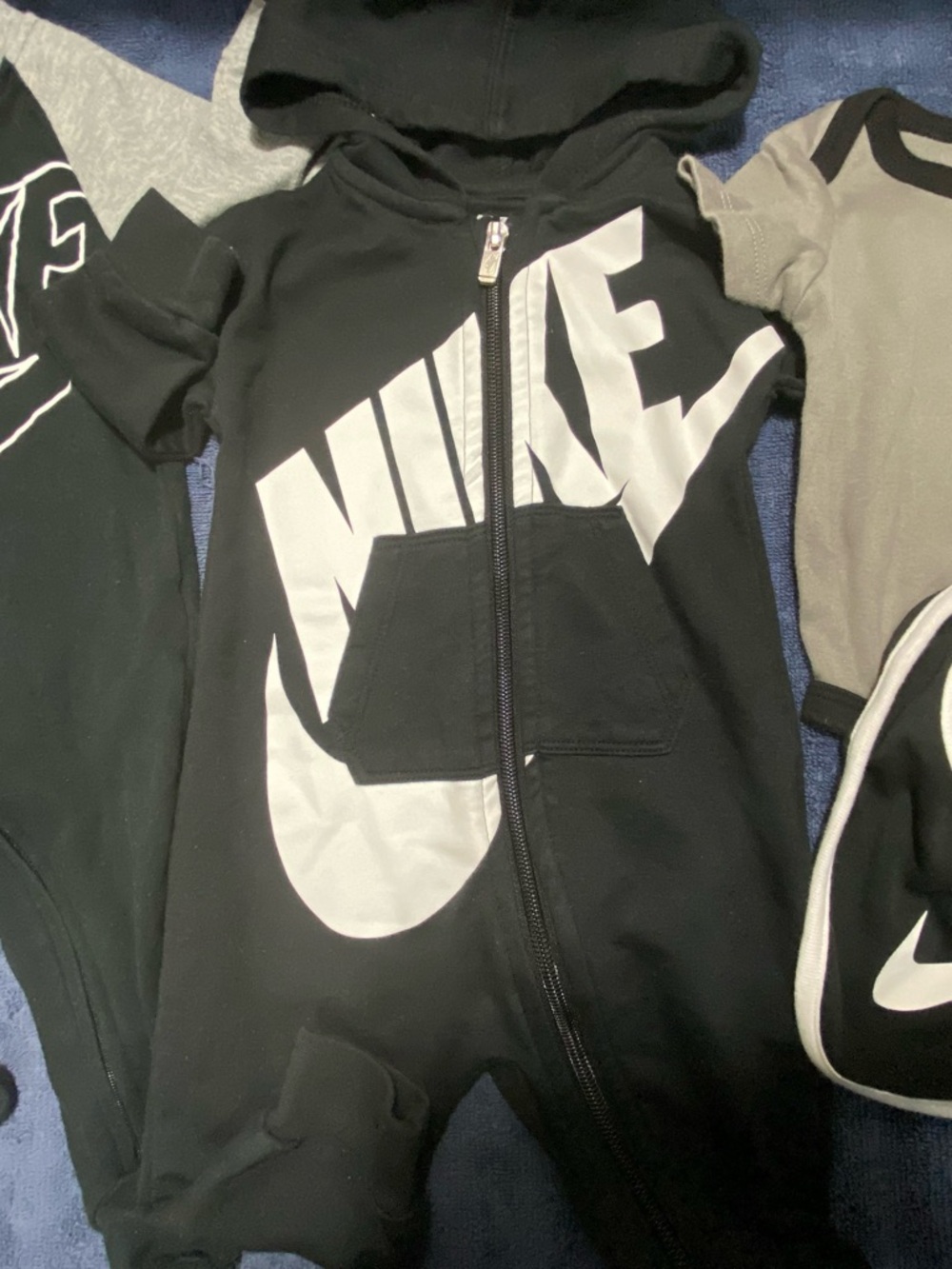 Nike Black and Gray Baby Zip Romper Onesie Bib 4-Piece Bundle 6Months - Picture 3 of 8